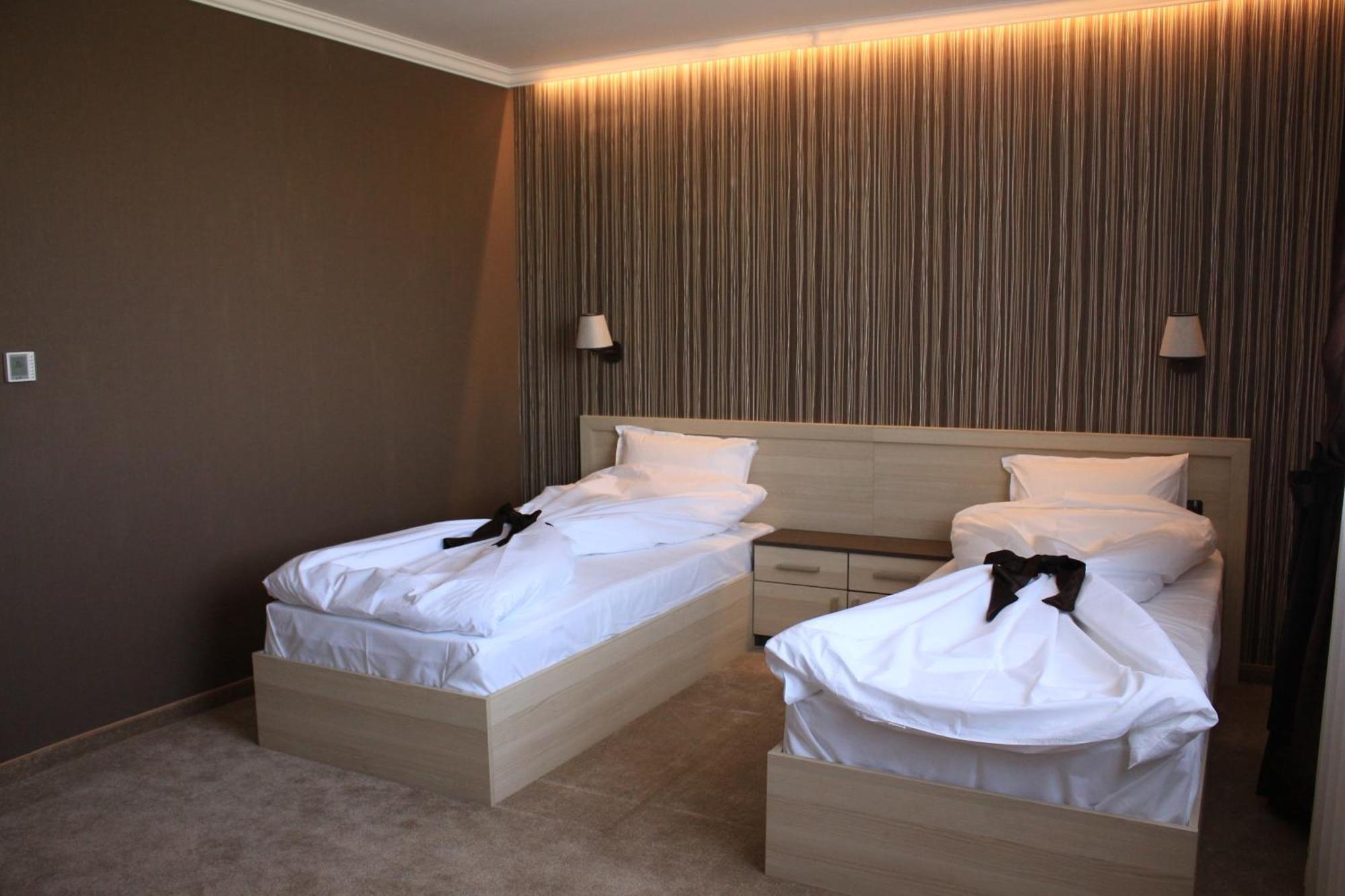Hotel Nove Svishtov Esterno foto